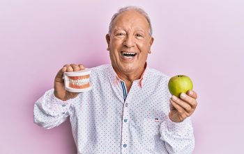Guide On Choosing Natural Looking Dentures